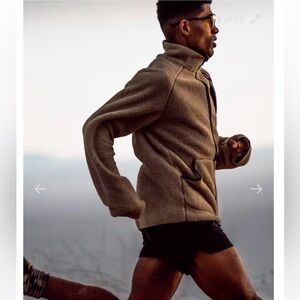 District Vision cabin fleece